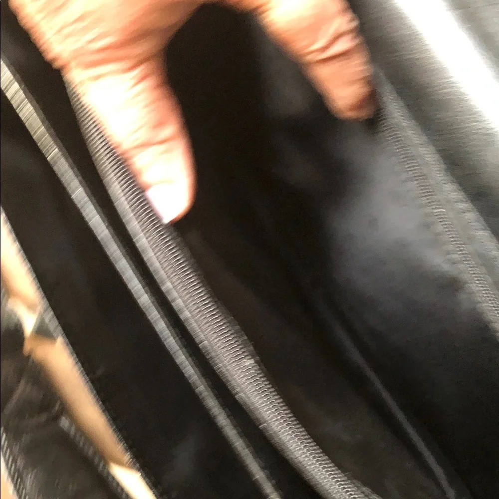 Kenneth Cole Reaction Black Leather Business Briefcase Computer Bag With Strap